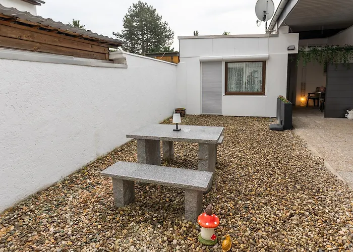 Zentrale Lage Naehe Duesseldorf Airport, Messe Apartament Duisburg